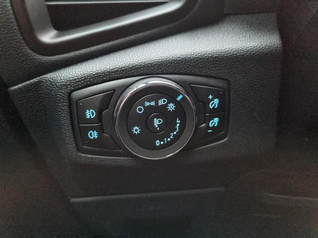 EcoSport 1.0 EcoBoost 125PS Titanium Klimaautomatik Sitzheizung Ford-Radio SYNC3 DAB+ Touchscreen Bluetooth Apple CarPlay Android Auto PDC v+h Rückf.Kamera Lenkradheizung Frontscheibe beheizb. 17"LM 