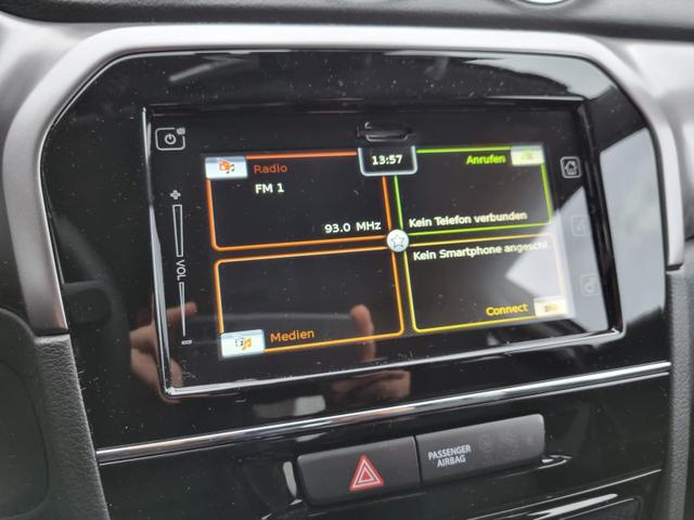 Vitara 1.4 Hybrid 2WD 129PS Comfort LED-Scheinwerfer Klimaautomatik Sitzheizung Radio DAB+ 7"-Touchscreen mit Bluetooth Apple CarPlay Android Auto Rückf.Kamera ACC 17-LM Verkehrsz.Erk. Toter-Winkel-Assistent 