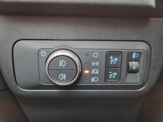 Kuga 1.5 Ecoboost 150PS Titanium Klimaautomatik Sitzheizung v+h Lenkradheizung Frontscheibe beheizb. Ford-Navi SYNC DAB+ Touchscreen mit Bluetooth Apple CarPlay Android Auto PDC Rückf.Kamera 