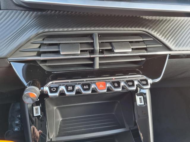 2008 1.2 PureTech 100PS Active Pack 5-türig Navi LED-Scheinwerfer Klimaautomatik DAB+ Bluetooth Touchscreen Apple CarPlay Android Auto PDC Tempomat 16-LM 