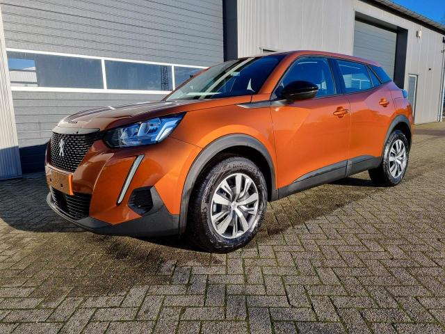 Gebrauchtfahrzeug Peugeot 2008 - 1.2 PureTech 100PS Active 5-türig Klimaautomatik Navi DAB Bluetooth Touchscreen Apple CarPlay Android Auto PDC Tempomat