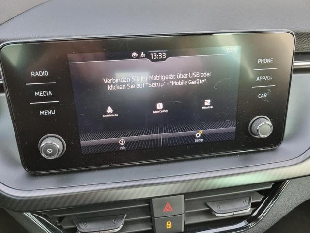 Kamiq 1.5 TSI 150PS DSG Monte Carlo LED-Scheinwerfer PanoDach Sitzheizung Frontscheibe beheizb. Klimaautomatik Radio mit Bluetooth Apple CarPlay Android Auto Keyless PDC v+h Rückf.Kamera TempoLimiter 17" LM 