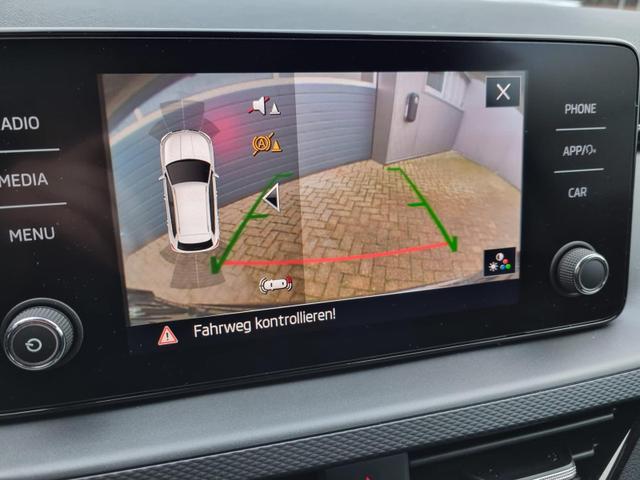 Kamiq 1.0 TSI 95PS Ambition Klimaautomatik Sitzheizung PDC v+h Rückf.Kamera Apple CarPlay Android Auto AbstandsTempomat 
