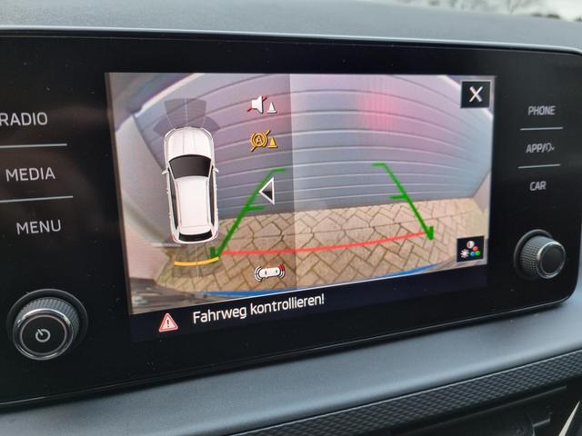 Kamiq 1.0 TSI 95PS Ambition Klimaautomatik Sitzheizung PDC v+h Rückf.Kamera Apple CarPlay Android Auto AbstandsTempomat 