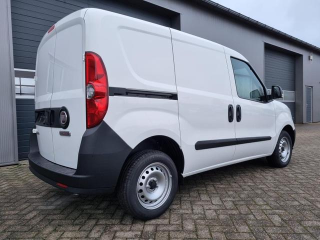 Doblo Cargo L1H1 1.6 Multijet 90PS Base 2-Sitzer Klima Hecktüren 180º Trennwand Schiebetür rechts ZV-Fernb. 2 elekt. FH. 