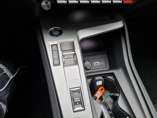 308 1.2 PureTech 130PS Automatik Allure 5-türig LED-Scheinw. Sitzheizung Teil-Leder Klimaautomatik Navi Touchscreen Bluetooth DAB Apple CarPlay Android Auto PDC v+h Rückf.Kamera 17-LM 