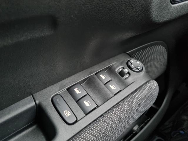 C3 Aircross 1.2 130PS Automatik C-Series LED-Scheinw. Klimaautomatik Sitzheizung Citroen-Radio mit Bluetooth DAB Touchscreen Apple CarPlay Android Auto Tempomat 16-LM abgedunkelte Scheiben 