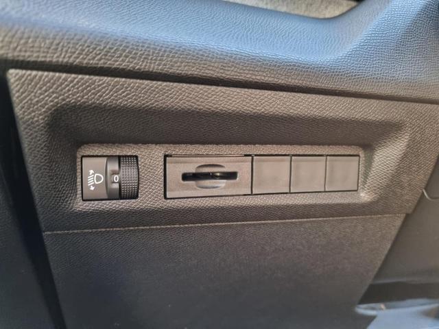308 SW 1.5 BlueHDI 130PS Allure LED-Scheinw. Teil-Leder Klimaautomatik Peugeot-Navi Touchscreen Bluetooth DAB+ Apple CarPlay Android Auto PDC v+h Rückf.Kamera 17"LM 