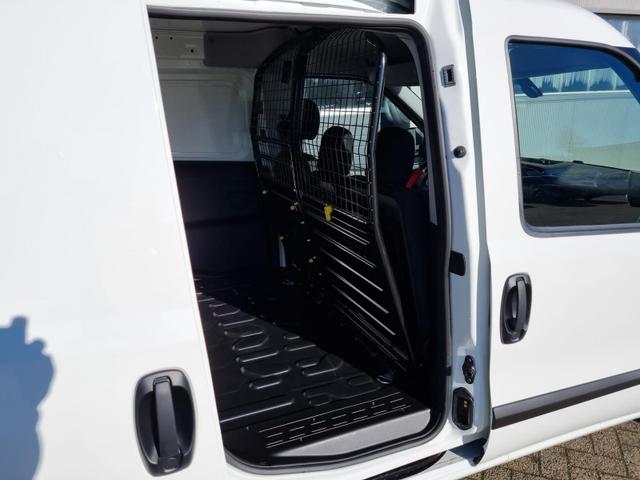 Doblo Cargo Maxi L2H1 1.6 Multijet 105PS SX 3-Sitzer PDC Klima Hecktüren 180º Schiebetür rechts ZV-Fernb. 2 elekt. FH. Trenngitter 
