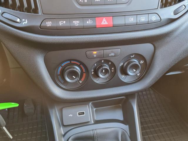 Doblo Cargo Maxi L2H1 1.6 Multijet 105PS SX 3-Sitzer PDC Klima Hecktüren 180º Schiebetür rechts ZV-Fernb. 2 elekt. FH. Trenngitter 