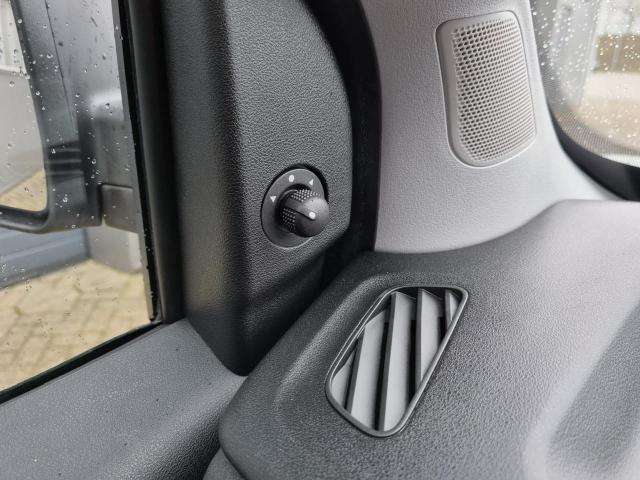 Doblo Cargo Maxi L2H1 1.6 Multijet 105PS SX 2-Sitzer PDC Trennwand Klima Hecktüren 180º Schiebetür rechts ZV-Fernb. 2 elekt. FH. 