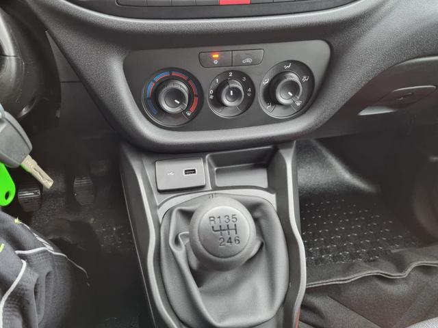 Doblo Cargo Maxi L2H1 1.6 Multijet 105PS SX 2-Sitzer PDC Trennwand Klima Hecktüren 180º Schiebetür rechts ZV-Fernb. 2 elekt. FH. 