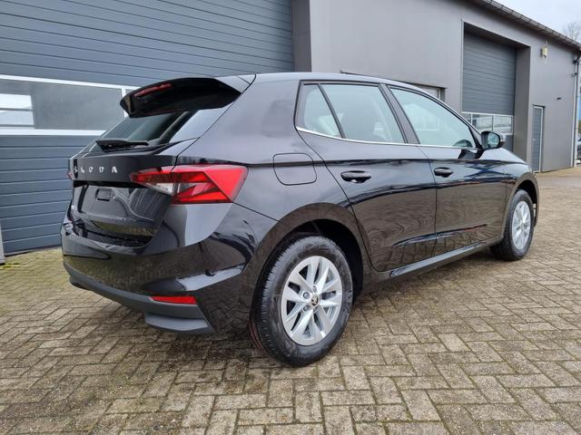 Fabia 1.0 TSI 95PS Style 5-türig Rückf.Kamera Sitzheizung Klima Parksensoren Komfortsitze+Armlehne Skoda-Radio Apple CarPlay Android Auto Bluetooth Tempomat 15-LM Chromzierleisten am Seitenfenstern 