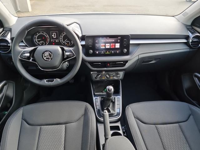 Fabia 1.0 TSI 95PS Style 5-türig Rückf.Kamera Sitzheizung Klima Parksensoren Komfortsitze+Armlehne Skoda-Radio Apple CarPlay Android Auto Bluetooth Tempomat 15-LM Chromzierleisten am Seitenfenstern 