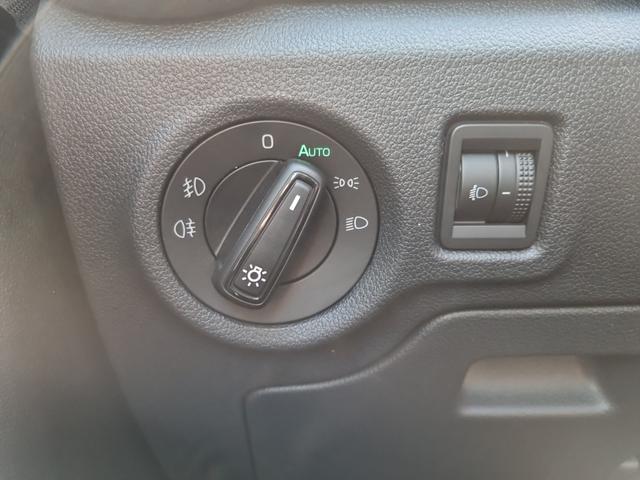 Fabia 1.0 TSI 95PS Style 5-türig Rückf.Kamera Sitzheizung Klima Parksensoren Komfortsitze+Armlehne Skoda-Radio Apple CarPlay Android Auto Bluetooth Tempomat 15-LM Chromzierleisten am Seitenfenstern 