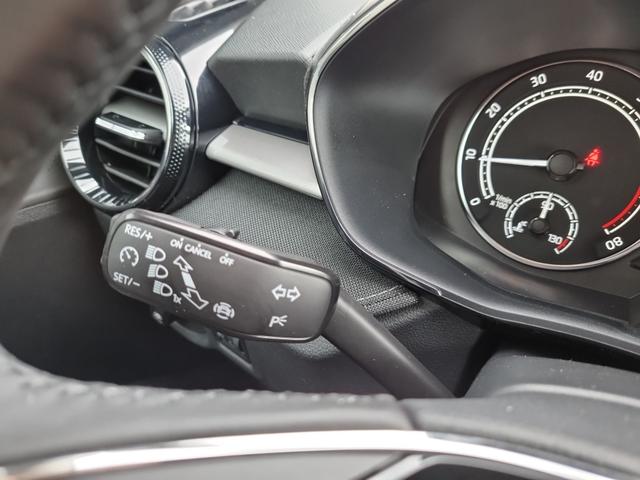 Fabia 1.0 TSI 95PS Style 5-türig Rückf.Kamera Sitzheizung Klima Parksensoren Komfortsitze+Armlehne Skoda-Radio Apple CarPlay Android Auto Bluetooth Tempomat 15-LM Chromzierleisten am Seitenfenstern 