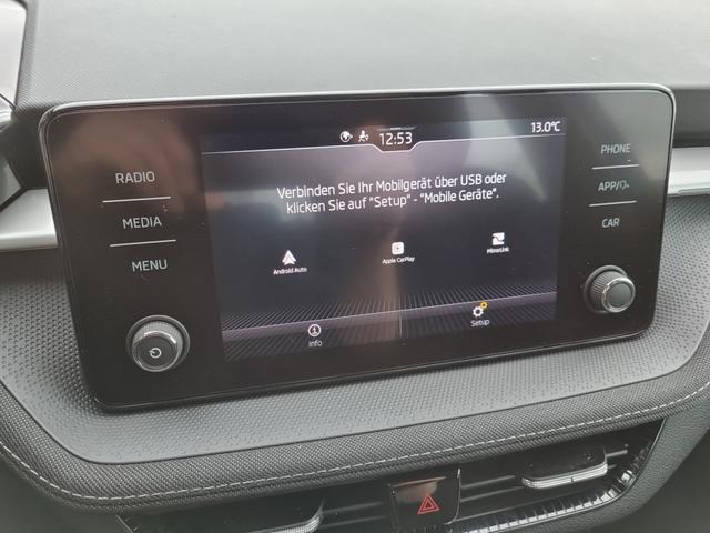 Fabia 1.0 TSI 95PS Style 5-türig Rückf.Kamera Sitzheizung Klima Parksensoren Komfortsitze+Armlehne Skoda-Radio Apple CarPlay Android Auto Bluetooth Tempomat 15-LM Chromzierleisten am Seitenfenstern 