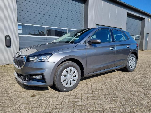 Skoda Fabia - 1.0 TSI 95PS Ambition 5-türig Sitzheizung Klima PDC Skoda-Radio Touchscreen Bluetooth Tempomat Armlehne LED-Scheinw.