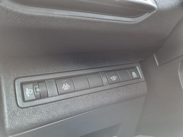 3008 1.5 BlueHDI 130PS Automatik Allure Pack Grip Control Sitzheizung Klimaautomatik Navi DAB+ Bluetooth Touchscreen Apple CarPlay Android Auto PDC v+h Rückf.Kamera abged.Scheiben 18-LM selbstlenkendes System Alarmanlage 