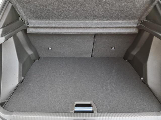 2008 1.2 PureTech 100PS Allure Pack LED-Scheinw. Klimaautomatik DAB+ Bluetooth Touchscreen Apple CarPlay Android Auto PDC Rückf.Kamera abged.Scheiben Keyless Virtual Cockpit 17-LM 