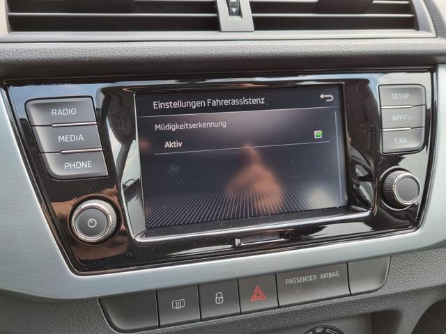 Fabia Combi 1.0 TSI 95PS Ambition Klima Armlehne PDC Radio Apple CarPlay Android Auto Touchscreen Bluetooth DAB+ 15"LM 