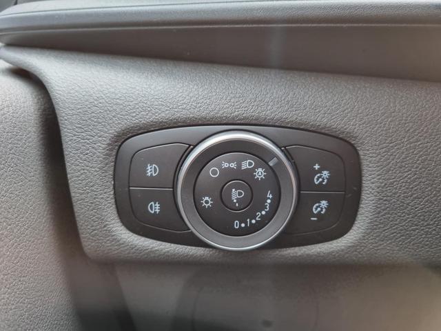 Transit Custom Doppelkabine L1 2.0 EcoBlue 170PS Automatik Sport 3,2t 5-Sitzer Sitzheizung Teilleder Klima Ford-Navi SYNC 3 DAB+ Bluetooth Touchscreen Apple Carplay Android Auto PDC v+h Rückf.Kamera Frontscheibe beheizb. 17"LM 