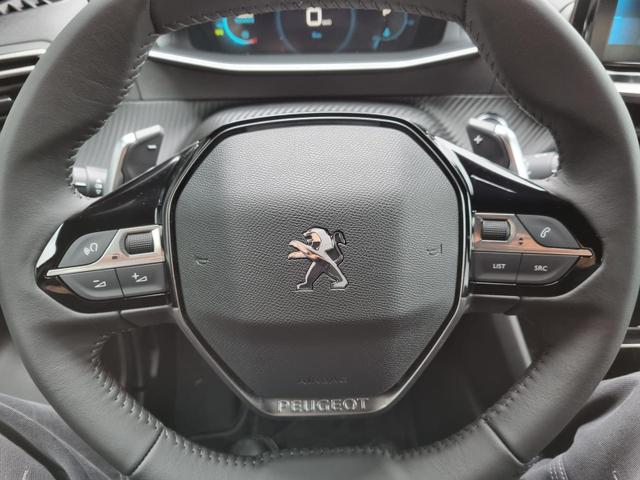 2008 1.2 PureTech 130PS Automatik Allure AHK abnehmbar Rückf.Kamera PDC Sitzheizung Klimaautomatik Navi Apple CarPlay Android Auto Touchscreen Bluetooth DAB+ 2xKeyless Virtual Cockpit 17-LM abged.Scheiben LED-Scheinw. 