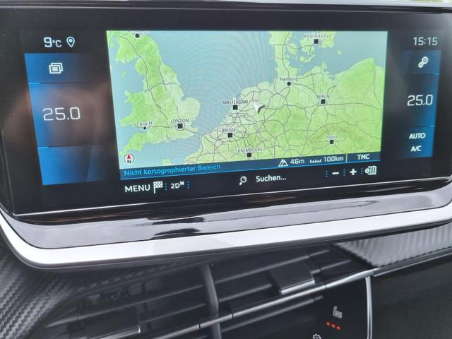 2008 1.2 PureTech 130PS Automatik Allure AHK abnehmbar Rückf.Kamera PDC Sitzheizung Klimaautomatik Navi Apple CarPlay Android Auto Touchscreen Bluetooth DAB+ 2xKeyless Virtual Cockpit 17-LM abged.Scheiben LED-Scheinw. 