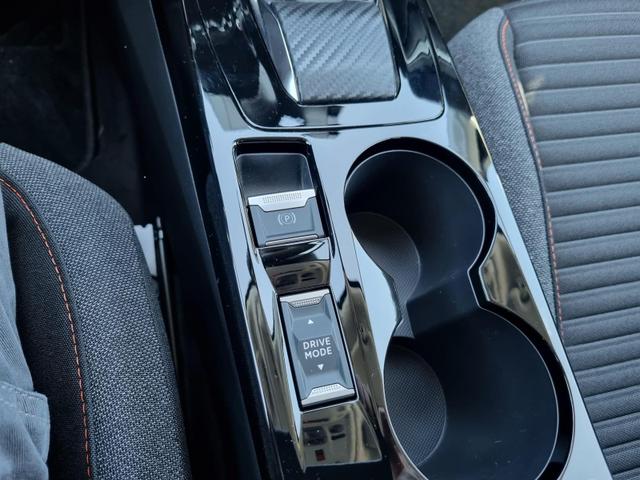 2008 1.2 PureTech 130PS Automatik Active Pack Klimaautomatik Peugeot-Radio Apple CarPlay Android Auto Touchscreen Bluetooth DAB+ PDC Tempomat 