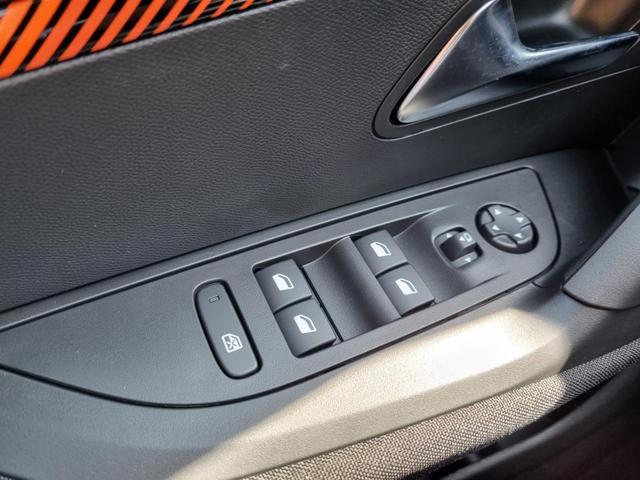 2008 1.2 PureTech 100PS Active Pack AHK abnehmbar Rückf.Kamera PDC Klimaautomatik Navi Apple CarPlay Android Auto Touchscreen Bluetooth DAB+ LED-Scheinw. Tempomat 
