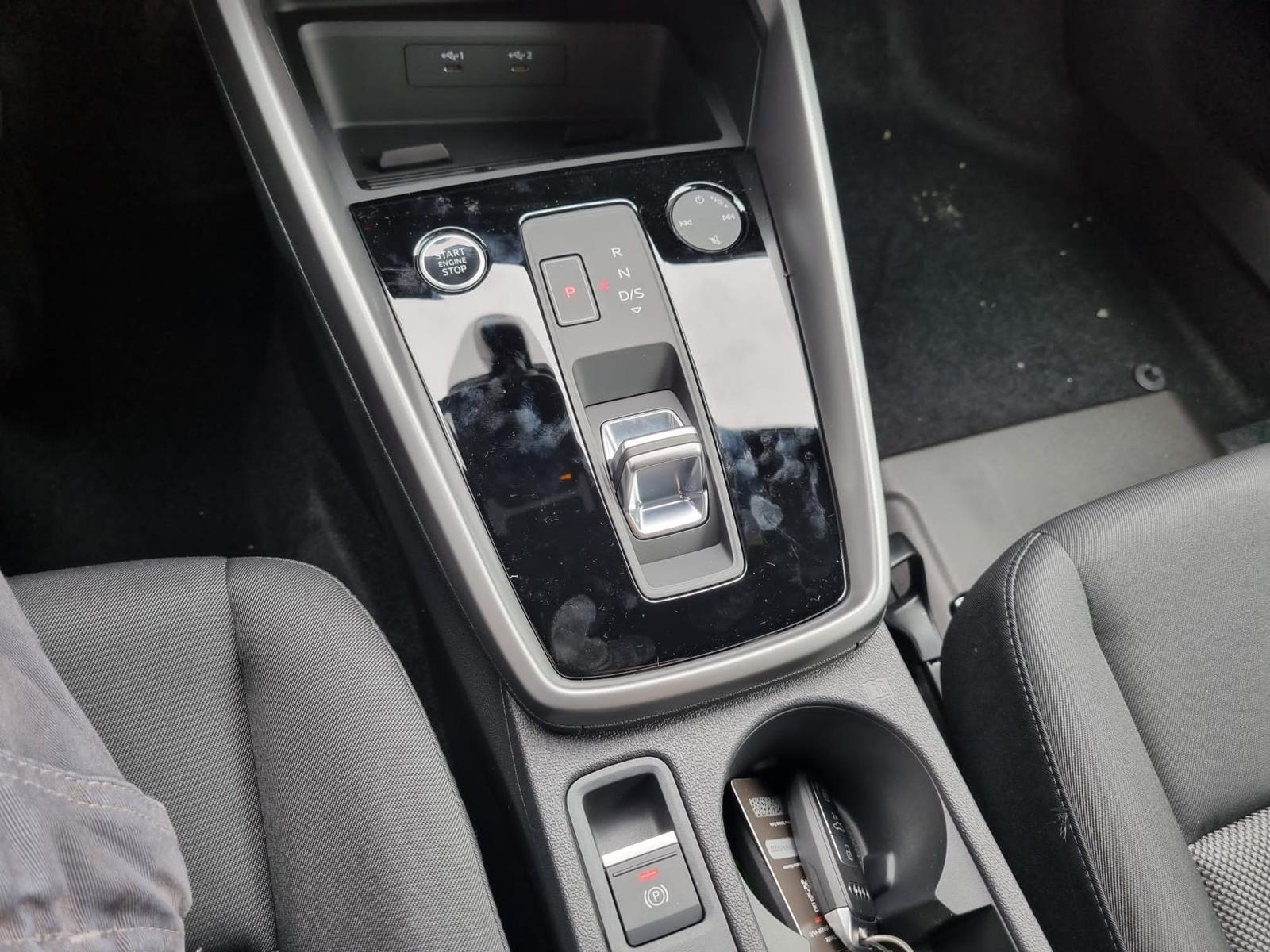 Audi A3 Sportback S-Line 35 TFSI 150PS S-Tronic Sportsitze Navi  AbstandsTempomat Komfortklimaautomatik LED-Scheinw.+LED-Heckleuchten  (dynamisch) Smartphone-Interface Sitzheizung abg.Scheiben Apple-CarPlay  Android-Auto Rückf.Kamera PDC v+h 2xKeyless EU