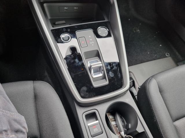 A3 Sportback S-Line 35 TFSI 150PS S-Tronic Komfortklimaautomatik LED-Scheinw.+LED-Heckleuchten (dynamisch) Smartphone-Interface Sitzheizung Glanzpaket abg.Scheiben Apple-CarPlay Android-Auto Rückf.Kamera PDC v+h Teilb.Bank Tempomat 