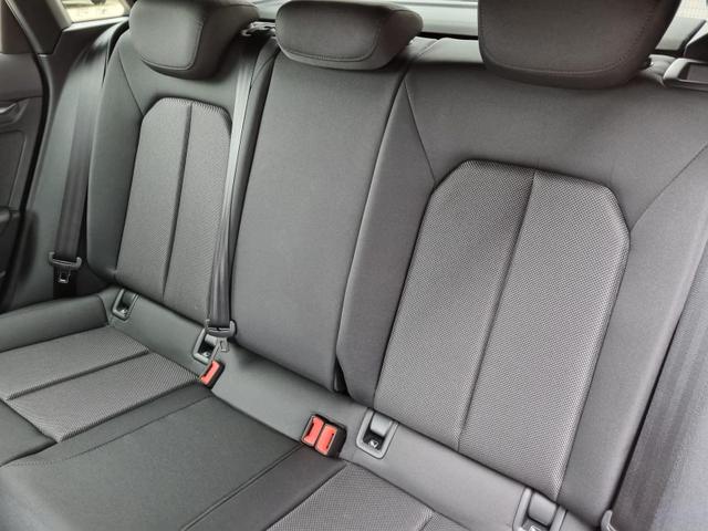Audi A3 Sportback S-Line 35 TFSI 150PS S-Tronic Komfortklimaautomatik LED-Scheinw.+LED-Heckleuchten (dynamisch) Smartphone-Interface Sitzheizung Glanzpaket abg.Scheiben Apple-CarPlay Android-Auto Rückf.Kamera PDC v+h Teilb.Bank Tempomat 