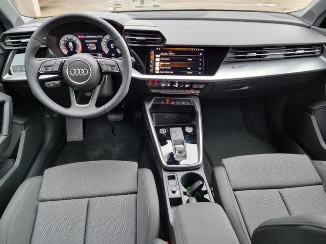 Audi A3 Sportback S-Line 35 TFSI 150PS S-Tronic Navi Komfortklimaautomatik LED-Scheinw.+LED-Heckleuchten (dynamisch) Smartphone-Interface Sitzheizung Glanzpaket abg.Scheiben Apple-CarPlay Android-Auto Rückf.Kamera PDC v+h AbstandsTempomat 2xKeyless 