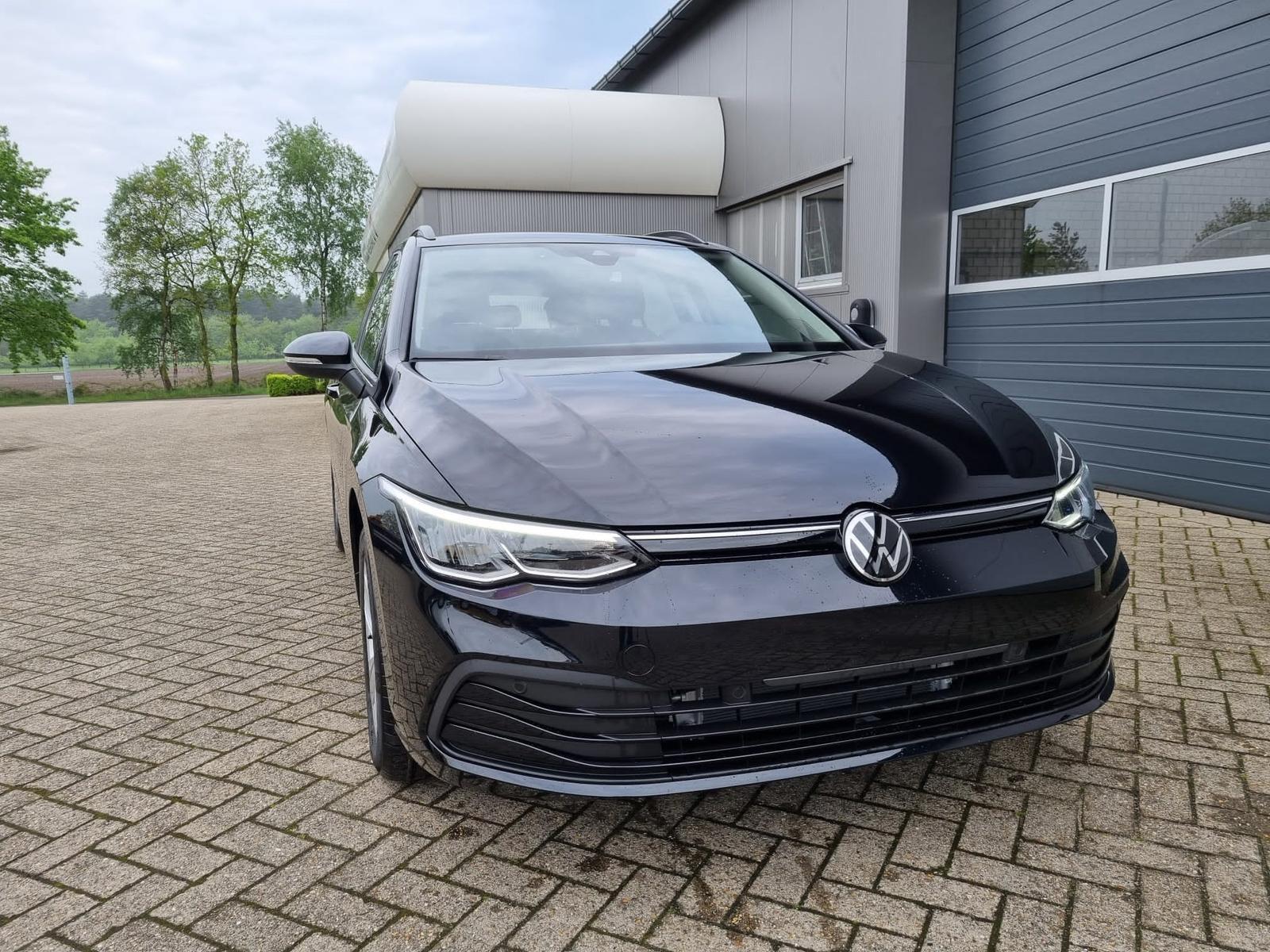 Volkswagen Golf Variant 1.5 TSI 130PS Life Klimaautomatik Sitzheizung  Lenkradheizung LED-Scheinwerfer DAB Bluetooth PDC v+h 16LM-Felgen Apple  Car Play Android Auto AbstandsTempomat Reimport EU-Neuwagen günstig kaufen