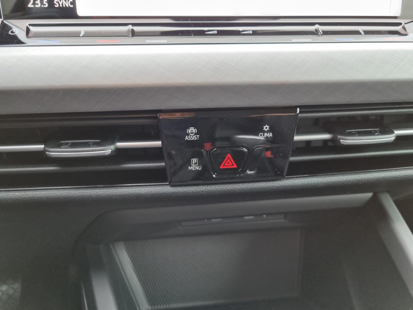 Volkswagen Golf 1.5 TSI 130PS Life Rückf.Kamera Klimaautomatik Sitzheizung  Lenkradheizung AbstandsTempomat LED-Scheinw. PDC v+h 16LM Apple Car Play  Android Auto EU-Neuwagen Importfahrzeug