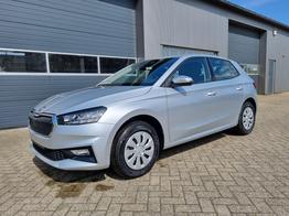 Skoda Fabia - 1.0 TSI 95PS Ambition 5-türig Sitzheizung Klima PDC Skoda-Radio Touchscreen Bluetooth Tempomat Armlehne LED-Scheinw.