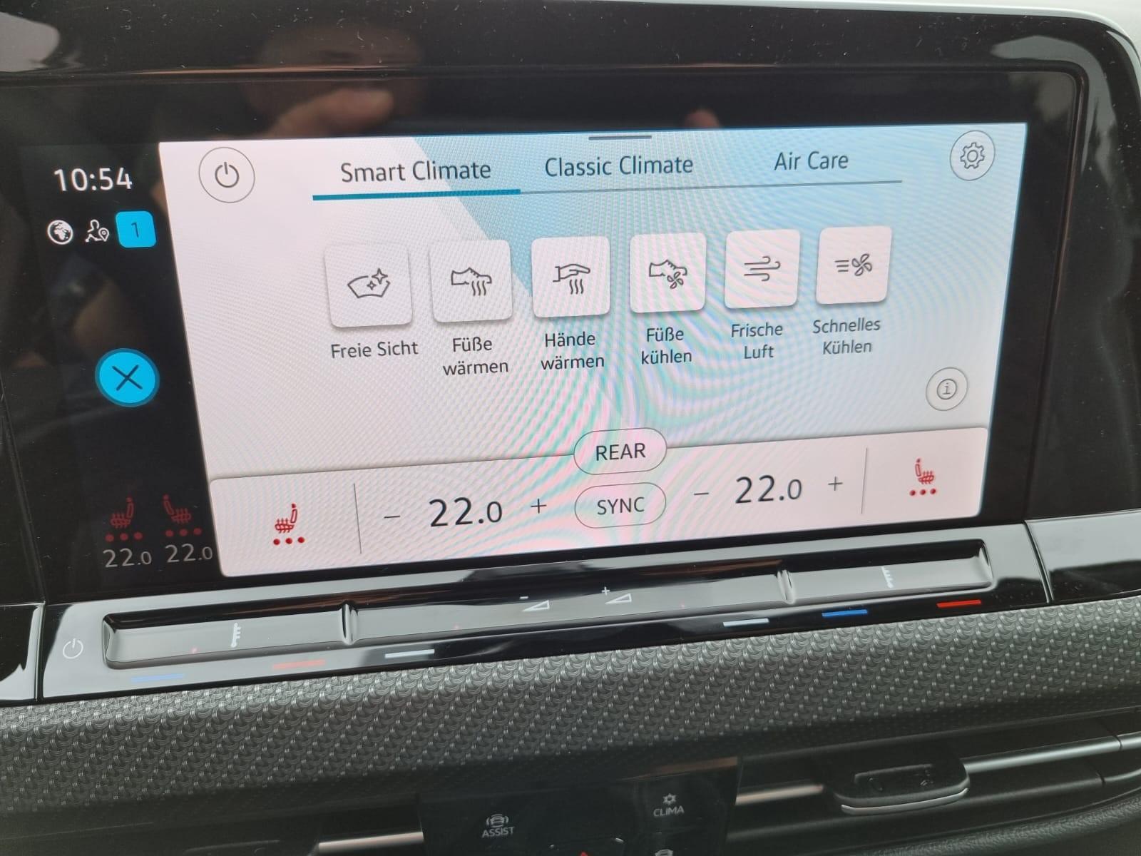 Volkswagen Golf 1.5 TSI OPF 150PS R-Line Virtual Cockpit Rückf.Kamera  Air-Care-Climatronic Sitzheizung Lenkradheizung Abg.Scheiben  AbstandsTempomat Radio Ready 2 Discover Apple Car Play Android Auto  Ladefunktion Handy PDC v+h