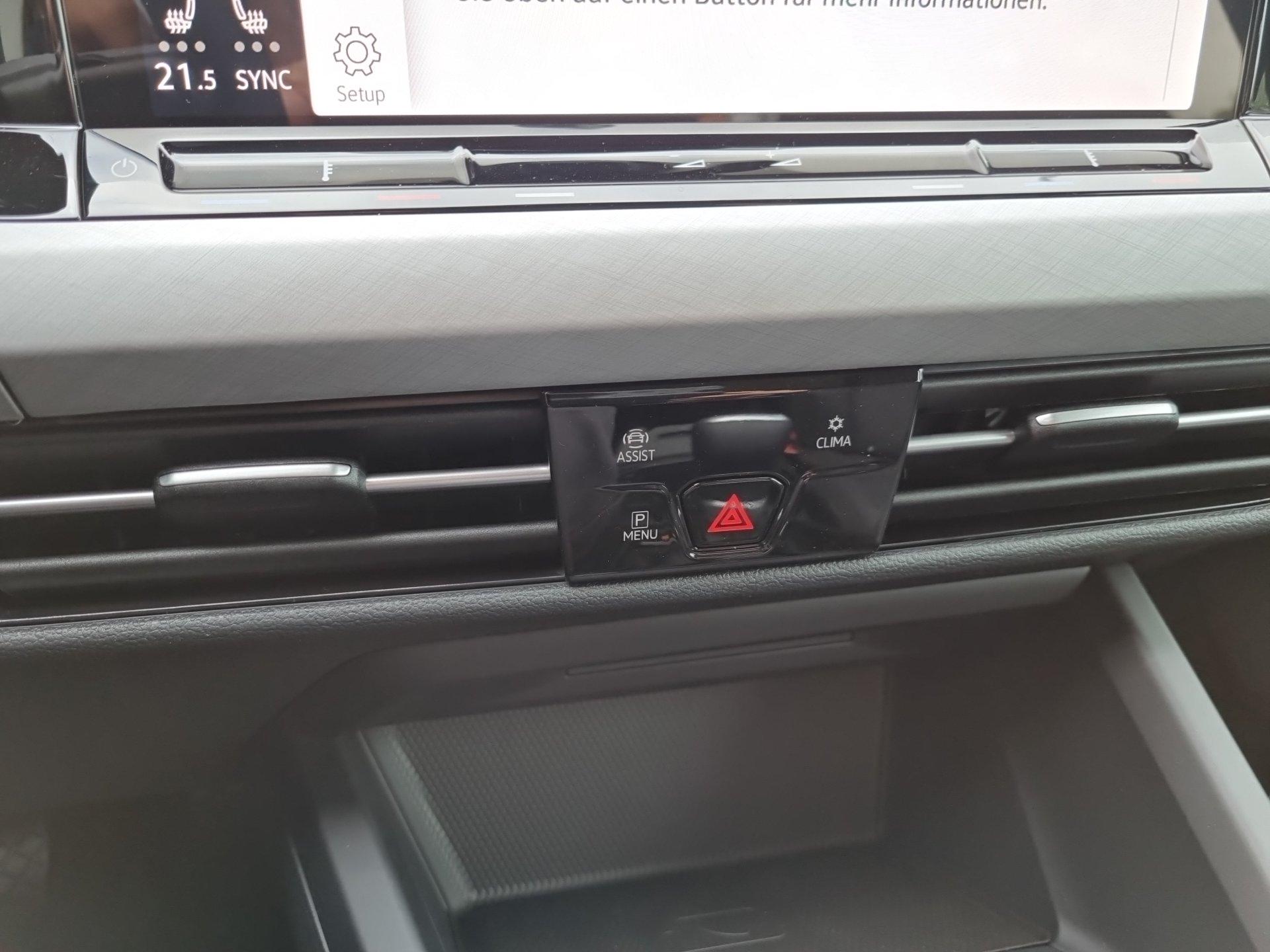 Volkswagen Golf 1.5 TSI 130PS Life Klimaautomatik Sitzheizung Lenkradheizung  AbstandsTempomat LED-Scheinw. PDC v+h 16LM Apple Car Play Android Auto  EU-Neuwagen Importfahrzeug