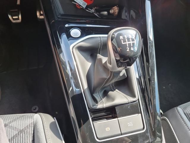 Golf 1.5 TSI OPF 150PS R-Line Virtual Cockpit Rückf.Kamera Air-Care-Climatronic Sitzheizung Lenkradheizung Abg.Scheiben AbstandsTempomat Radio "Ready 2 Discover" Apple Car Play Android Auto Ladefunktion Handy PDC v+h 