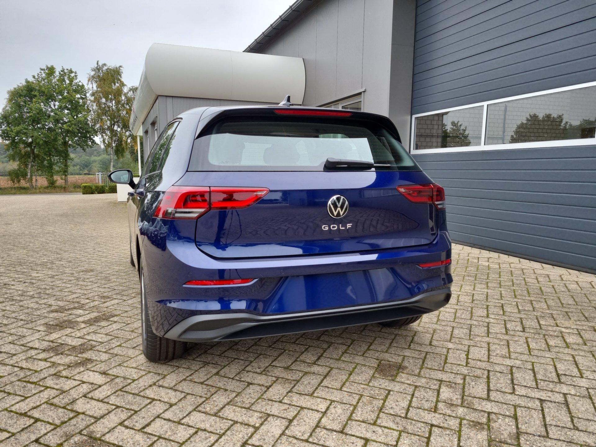 Volkswagen Golf 1.5 TSI 130PS Life Rückf.Kamera Klimaautomatik Sitzheizung  Lenkradheizung AbstandsTempomat LED-Scheinw. PDC v+h 16LM Apple Car Play  Android AutoVolkswagenSchaltgetriebe