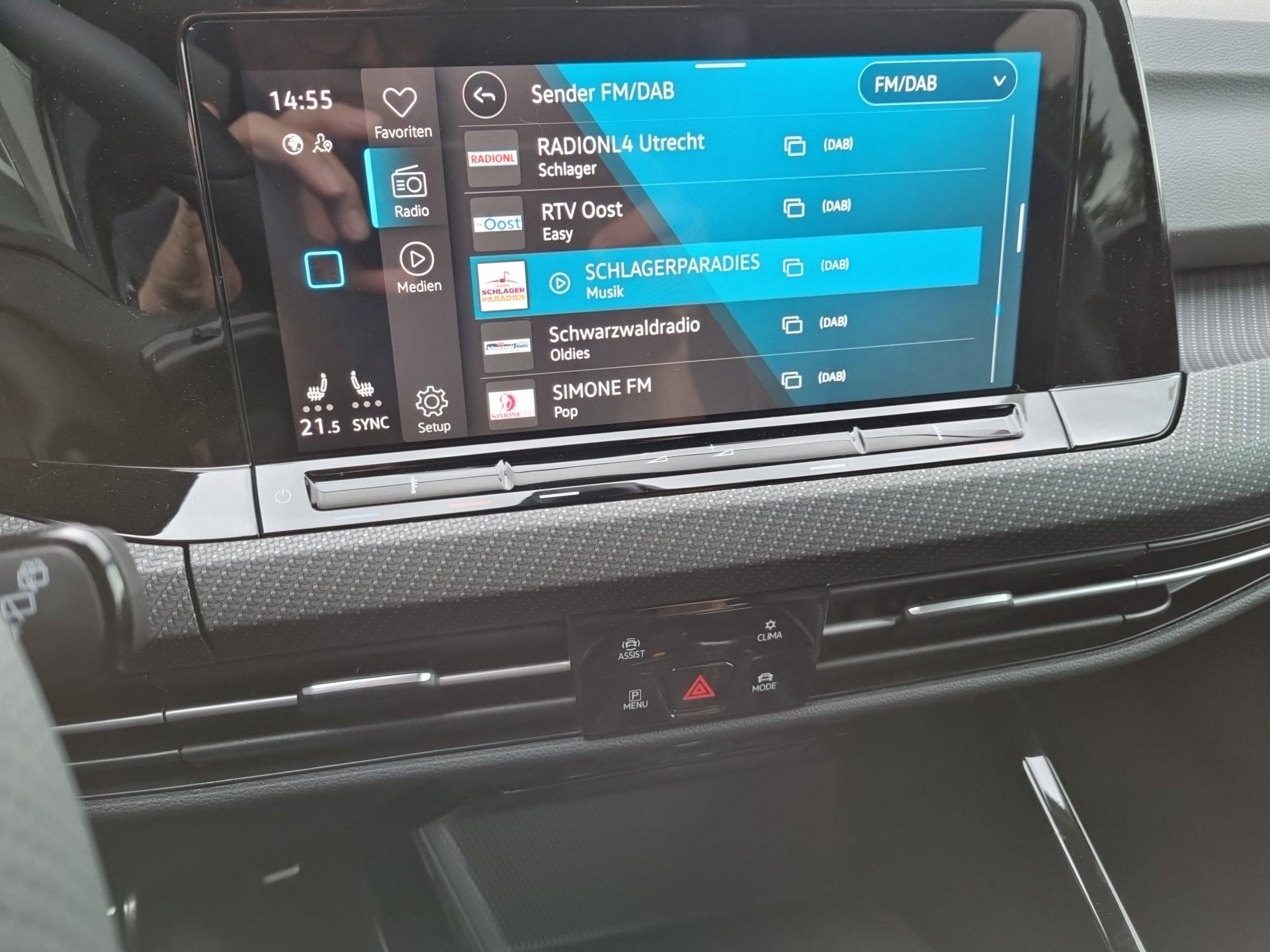 Volkswagen Golf 1.5 TSI OPF 150PS R-Line Virtual Cockpit Rückf.Kamera Air- Care-Climatronic Sitzheizung Lenkradheizung Abg.Scheiben AbstandsTempomat  Radio Ready 2 Discover Apple Car Play Android Auto Ladefunktion Handy PDC  v+h, EU-Neuwagen & Reimporte