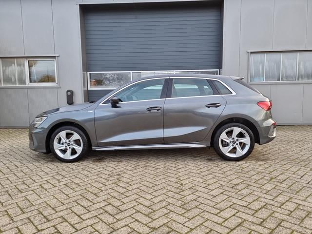 A3 Sportback S-Line 35 TFSI 150PS S-Tronic Navi MMI Sitzheizung Sportsitze Komfortklimaautomatik PDC v&h Rückf.Kamera 2xKeyless Tempomat Glanzpaket Armlehne teilb.Rücksitzbank 