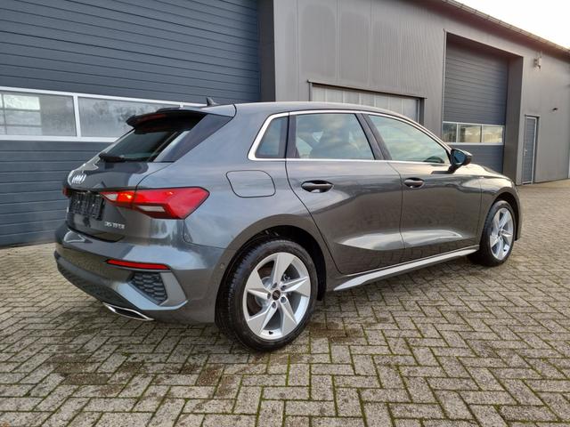 A3 Sportback S-Line 35 TFSI 150PS S-Tronic Navi MMI Sitzheizung Sportsitze Komfortklimaautomatik PDC v&h Rückf.Kamera 2xKeyless Tempomat Glanzpaket Armlehne teilb.Rücksitzbank 