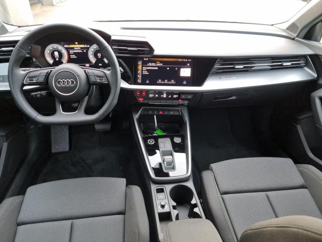 A3 Sportback S-Line 35 TFSI 150PS S-Tronic Navi MMI Sitzheizung Sportsitze Komfortklimaautomatik PDC v&h Rückf.Kamera 2xKeyless Tempomat Glanzpaket Armlehne teilb.Rücksitzbank 