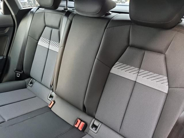 A3 Sportback S-Line 35 TFSI 150PS S-Tronic Navi MMI Sitzheizung Sportsitze Komfortklimaautomatik PDC v&h Rückf.Kamera 2xKeyless Tempomat Glanzpaket Armlehne teilb.Rücksitzbank 