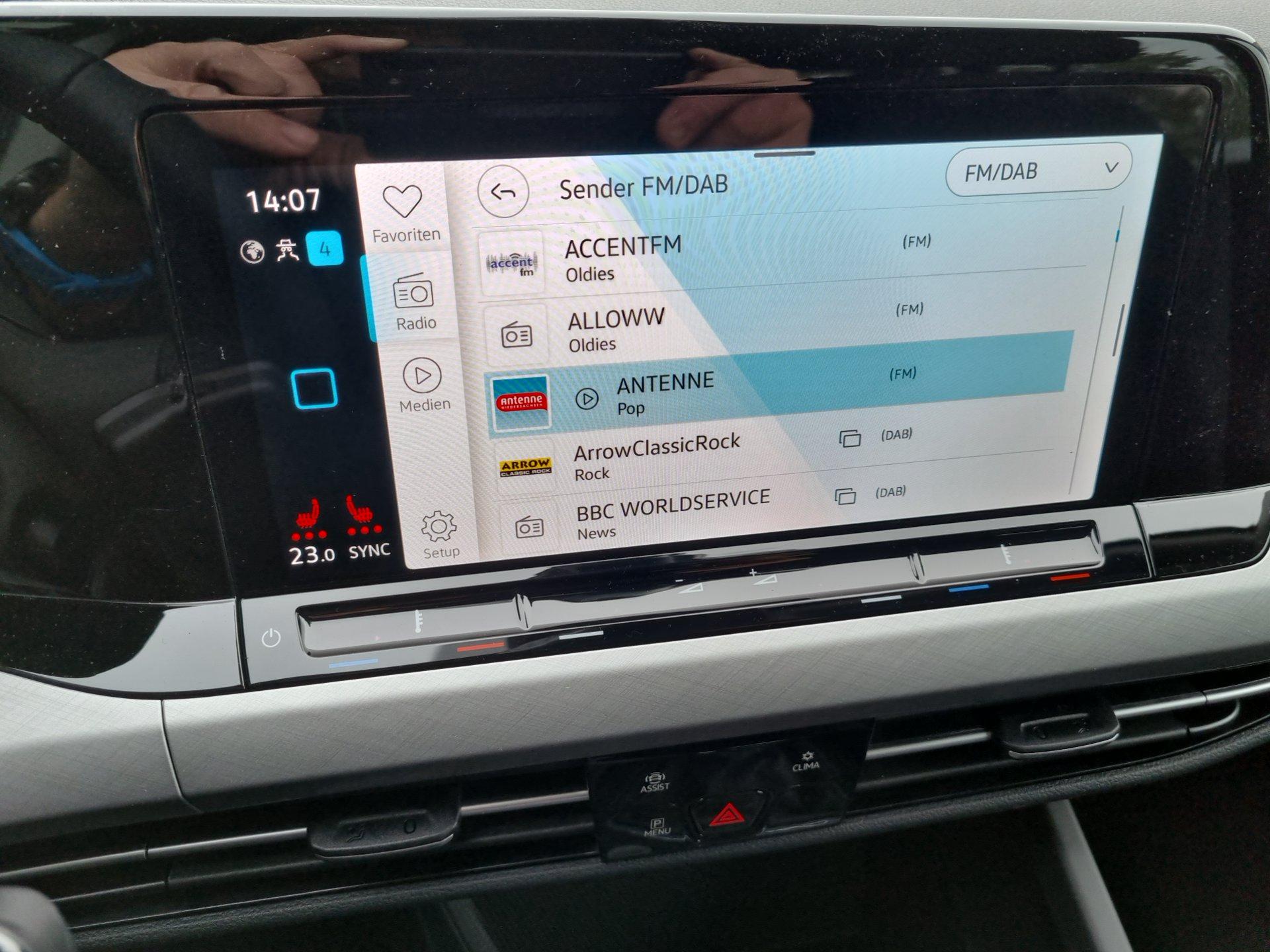 Volkswagen Golf 1.5 TSI 130PS Life Klimaautomatik Sitzheizung Lenkradheizung  AbstandsTempomat LED-Scheinw. PDC v+h 16LM Apple Car Play Android Auto  Automobile Krämer