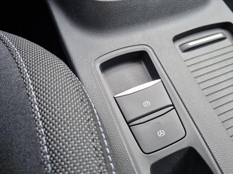 Ford Focus 1.0 EcoBoost Hybrid 125PS Active 5-Türer Style Winterpaket Rückf.Kamera  Klimaautomatik Sitzheizung Lenkradheizung Frontscheibe beheizb. Ford-Navi SYNC  3 DAB+ Bluetooth Apple Carplay Android Auto PDC v+h Keyless 17-LM Reimport  EU-Neuwagen günstig