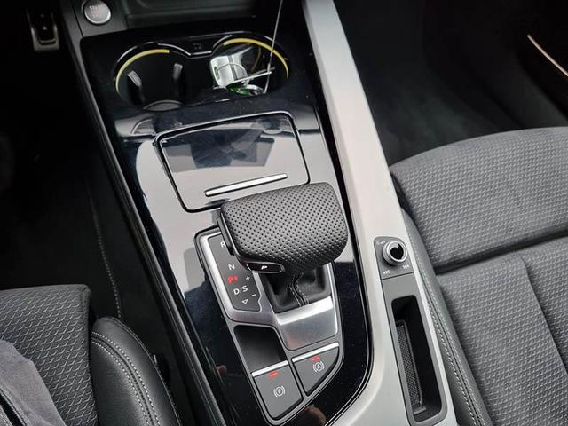 Audi A4 Limousine S-Line 45 TFSI Quattro 265PS S-Tronic Interieur Matrix-LED Sitzheizung Sportsitze Klimaautomatik MMI-Navi Touchscreen B+O Sound Apple CarPlay Android Auto PDC v+h Rückf.Kamera Keyless 19"LM abg.Scheiben ACC 