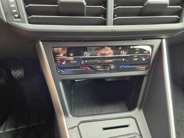 Volkswagen Polo 1.0 TSI 95PS Life Digital Cockpit Klimaautomatik Rückf.Kamera Radio "Ready 2 Discover" Sitzheizung Nebelscheinw. LED-Scheinwerfer DAB Bluetooth Apple Car Play Android Auto Tempomat 15-LM 